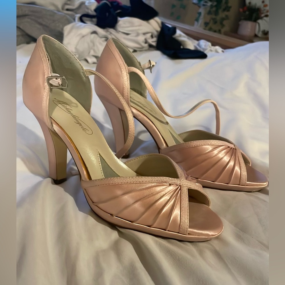 Cute pink heels for prom or hoco, good condition